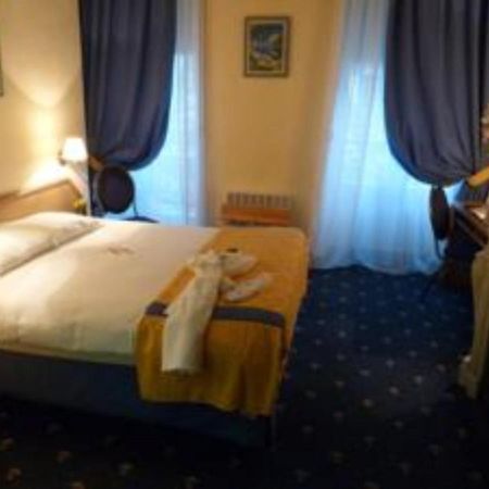 Hôtel Foch Lyon Quarto foto